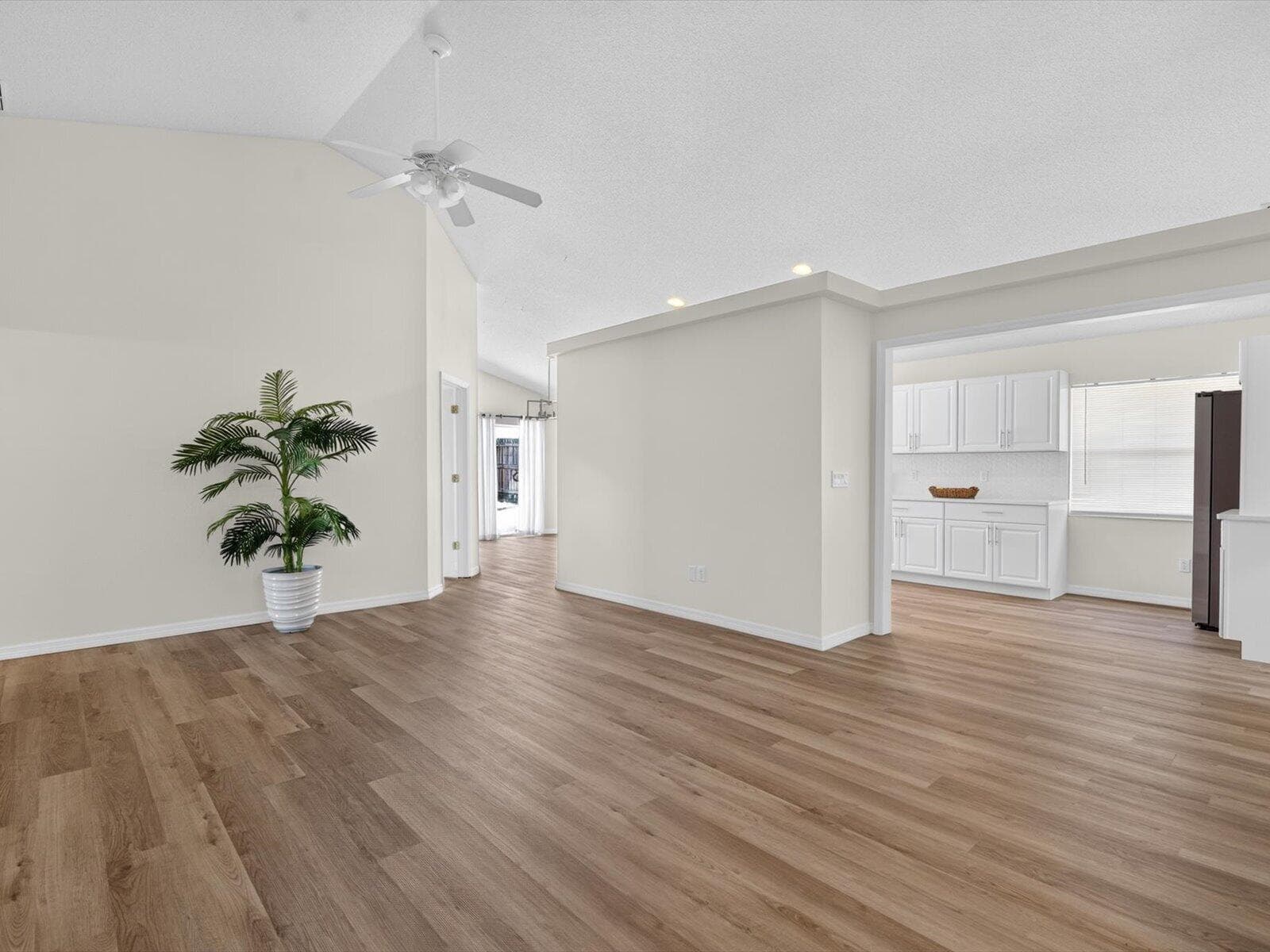459 Halstead Drive, Davenport, FL 33897 photo 3