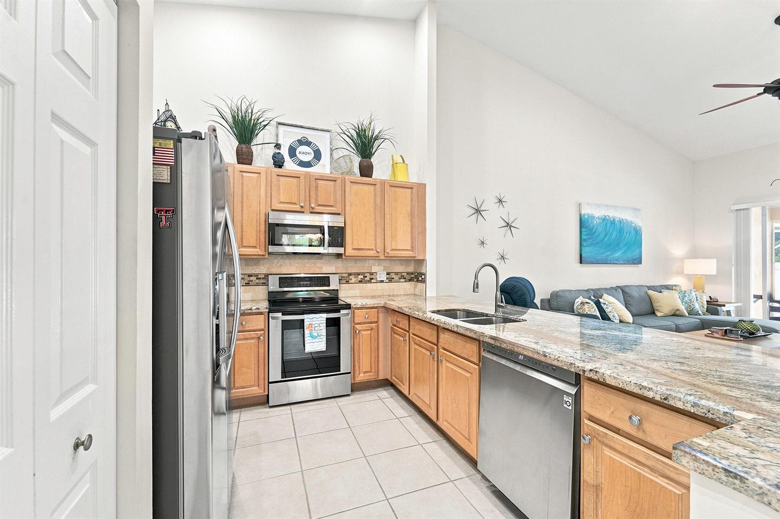 368 W Coral Trace Circle, Delray Beach, FL 33445 photo 2