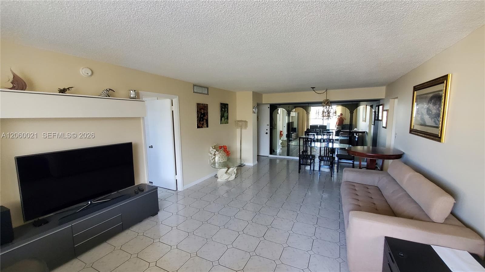 1833 S Ocean Dr # 1103, Hallandale Beach, FL 33009 photo 2
