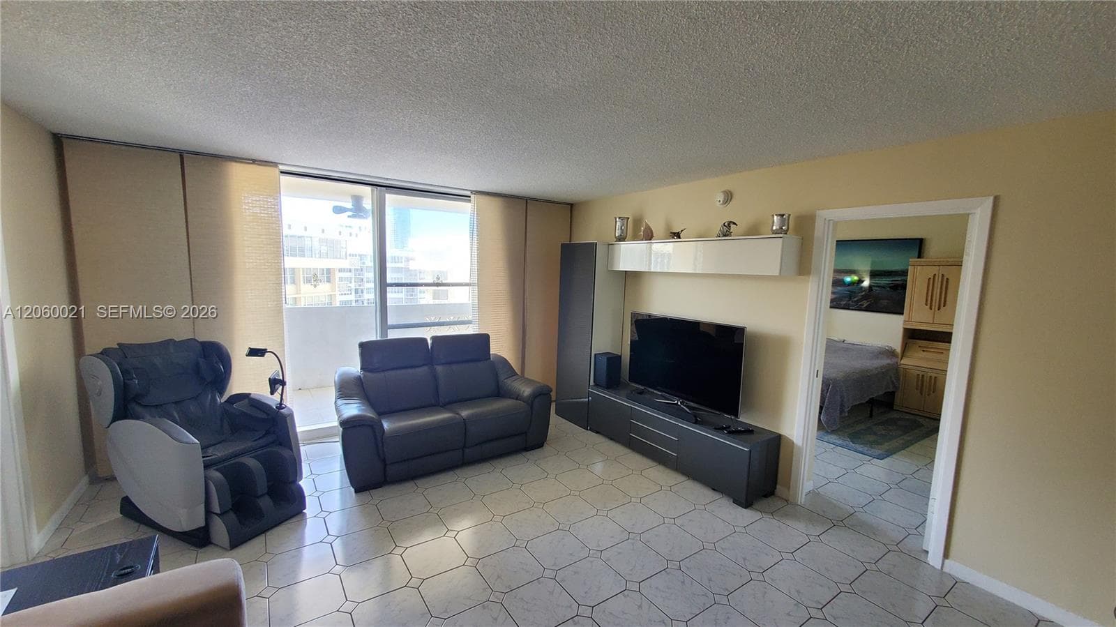 1833 S Ocean Dr # 1103, Hallandale Beach, FL 33009 photo 5