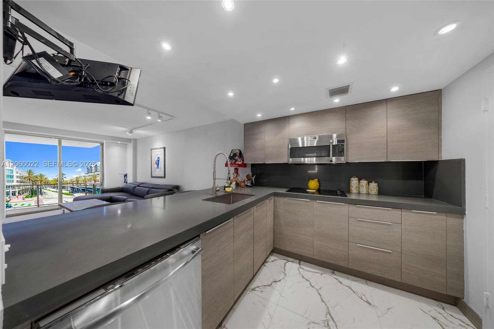 465 Ocean Dr # 303, Miami Beach, FL 33139 photo 5