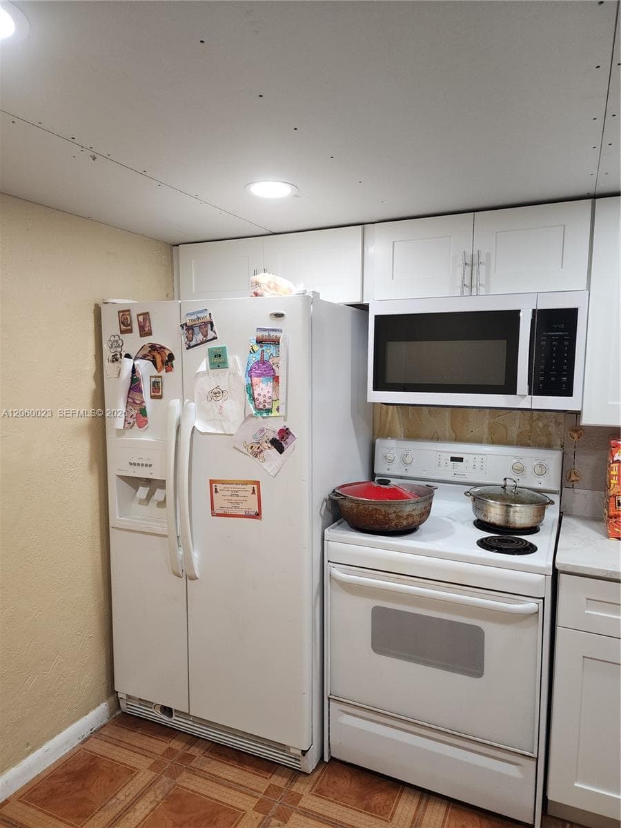 5975 NW 25th St, Sunrise, FL 33313 photo 2