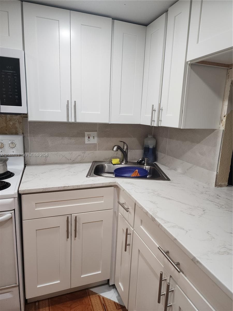 5975 NW 25th St, Sunrise, FL 33313 photo 3