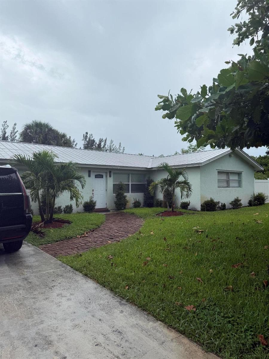 6739 Patricia Drive, West Palm Beach, FL 33413 photo 2