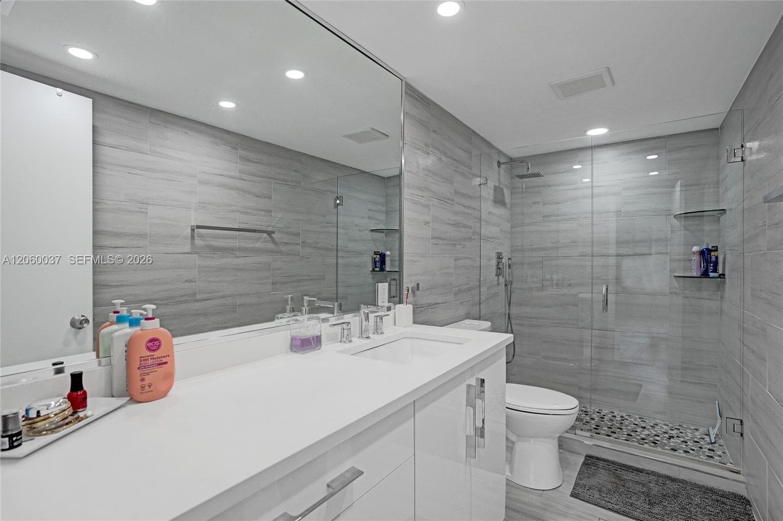 401 Golden Isles Dr # 302, Hallandale Beach, FL 33009 photo 4