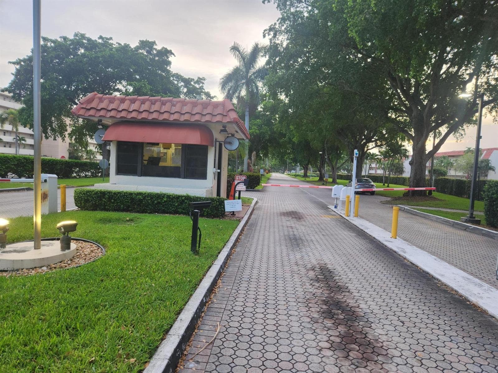 811 S Hollybrook Drive S # 206, Pembroke Pines, FL 33025 photo 2