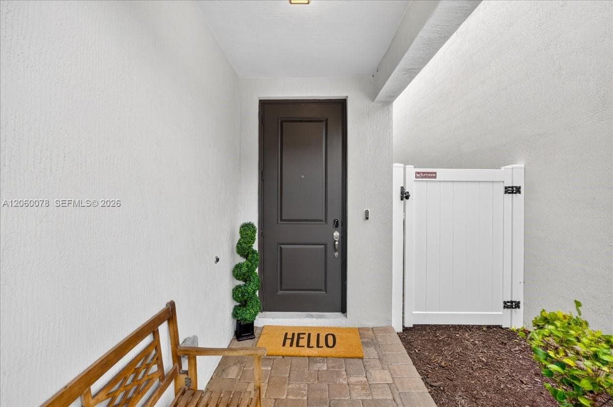 425 NW 33rd Ln, Pompano Beach, FL 33069 photo 2