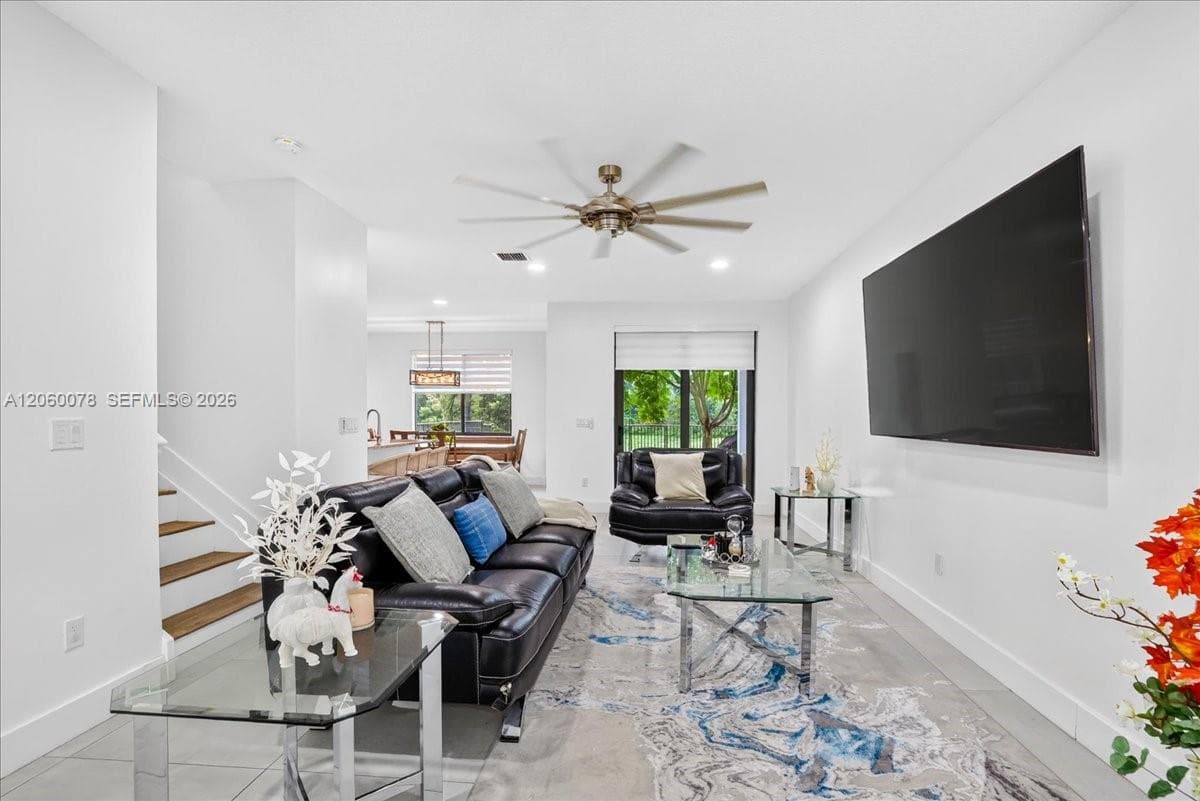 425 NW 33rd Ln, Pompano Beach, FL 33069 photo 4