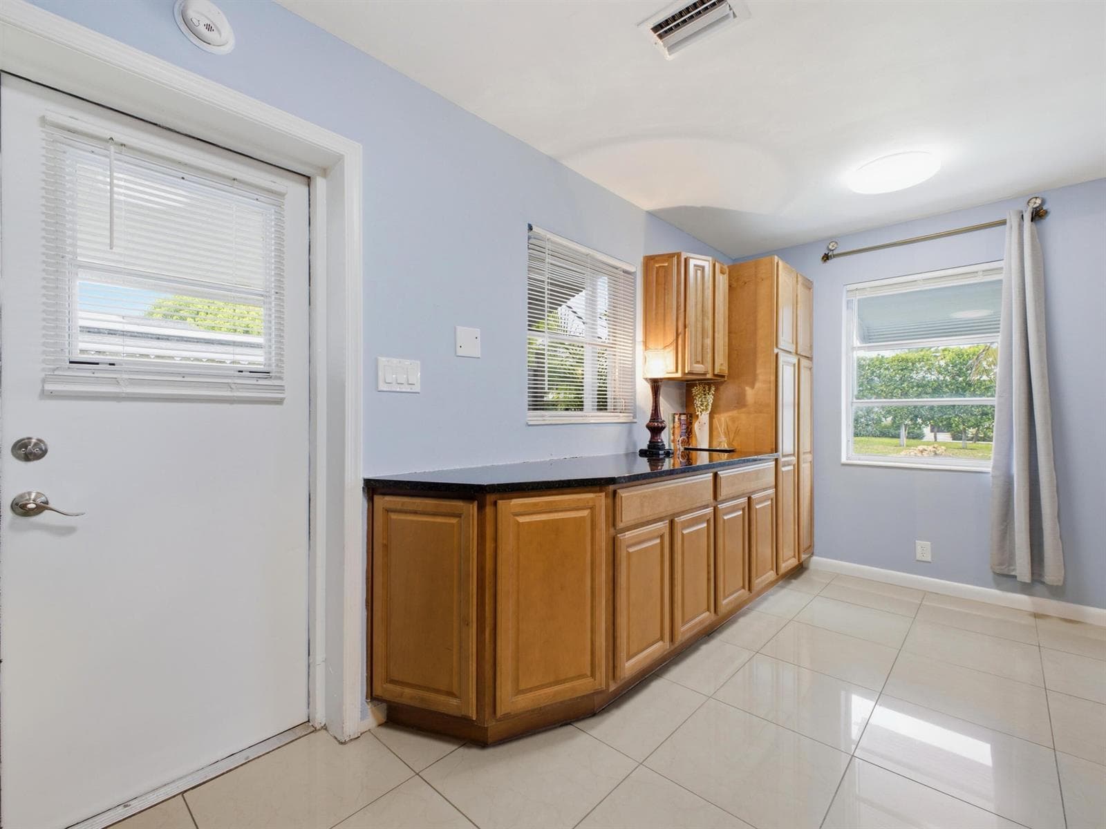370 ORANGE Way, West Palm Beach, FL 33405 photo 3