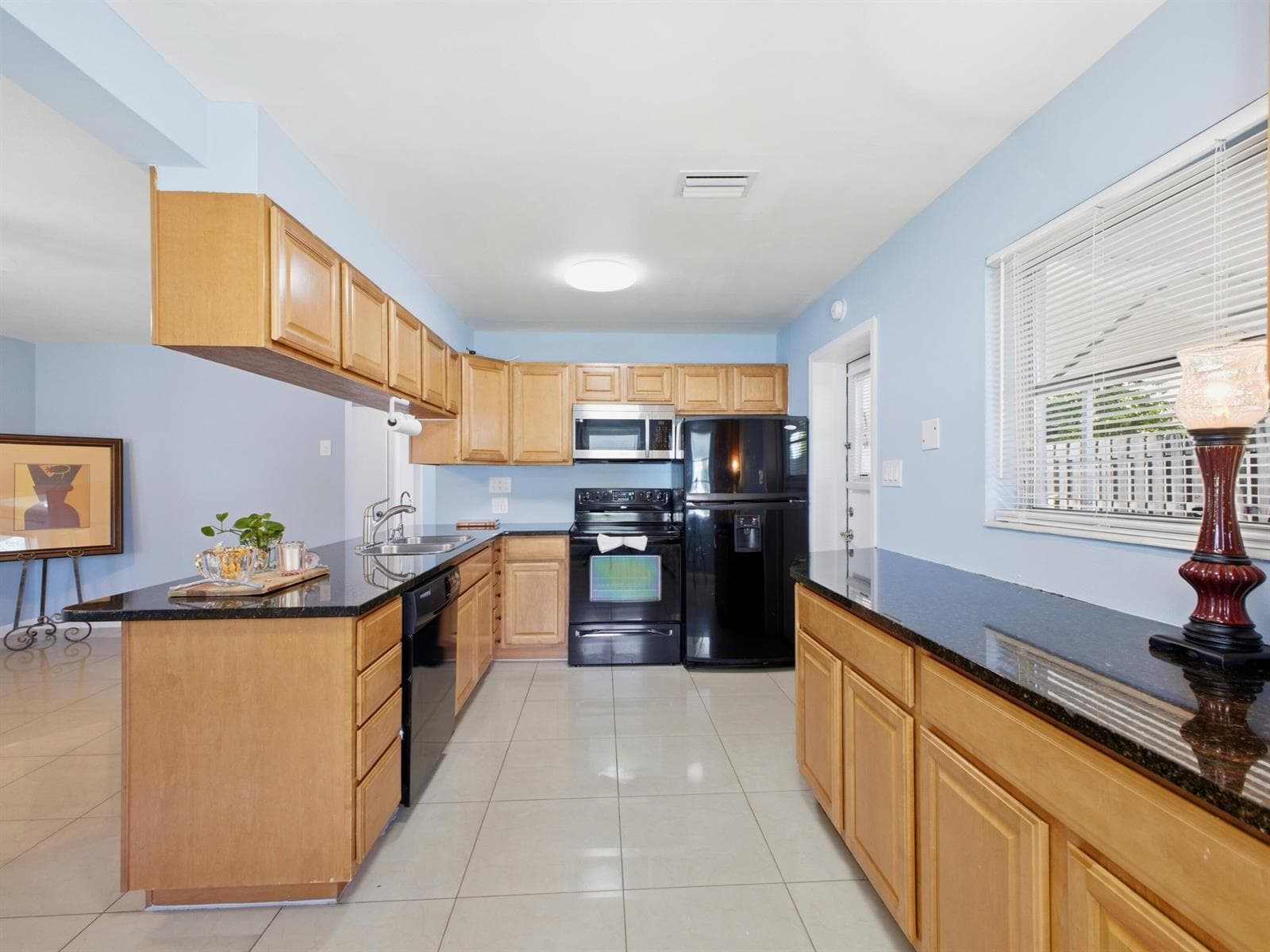 370 ORANGE Way, West Palm Beach, FL 33405 photo 4