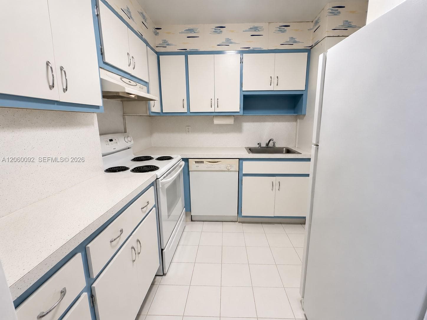 220 Kings Point Dr # 211, Sunny Isles Beach, FL 33160 photo 5