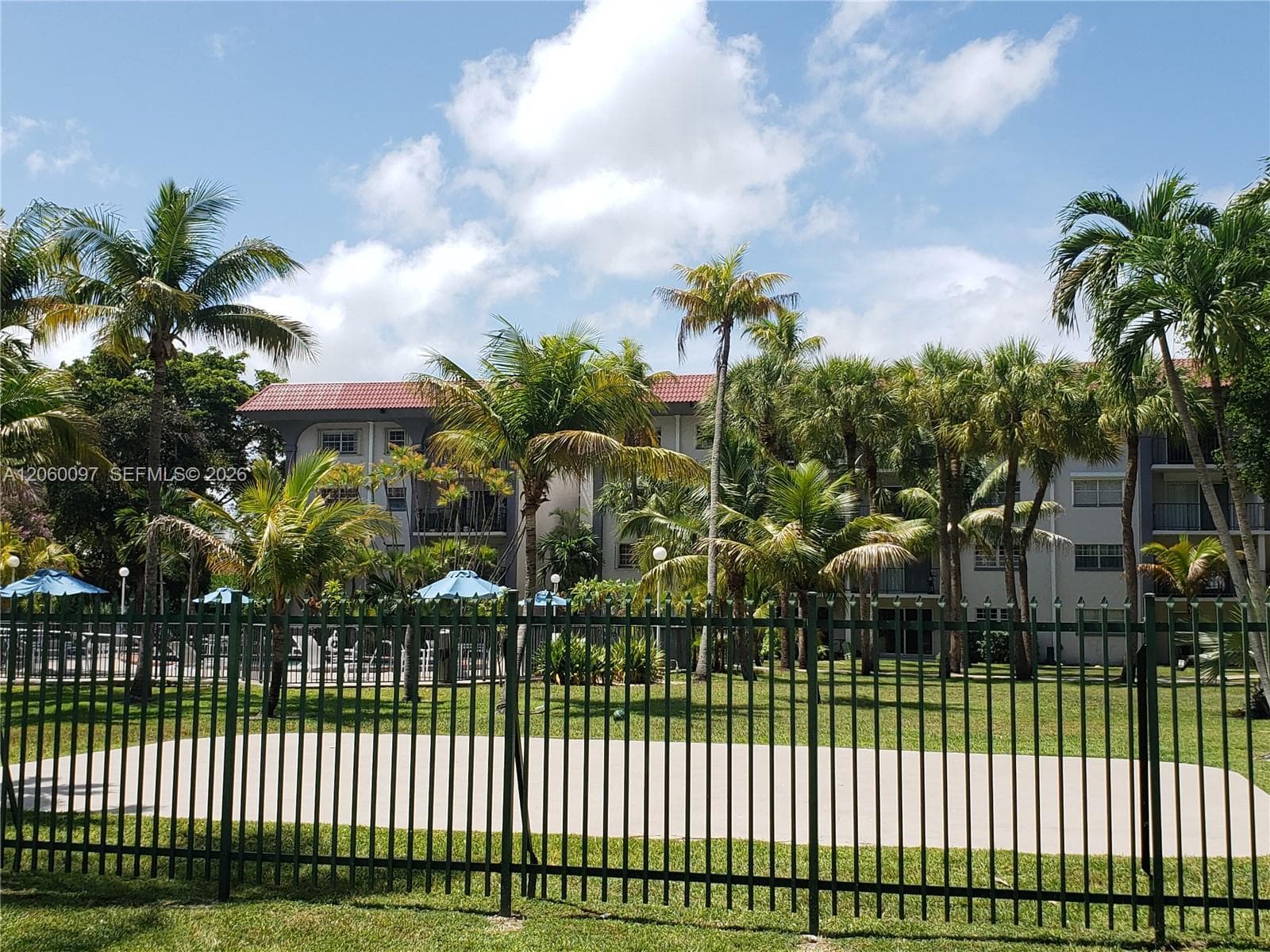 8107 SW 72nd Ave # 416E, Miami, FL 33143 photo 3