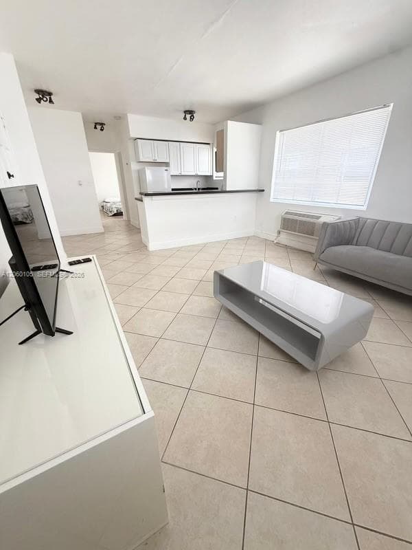 8011 Abbott Ave # 4, Miami Beach, FL 33141