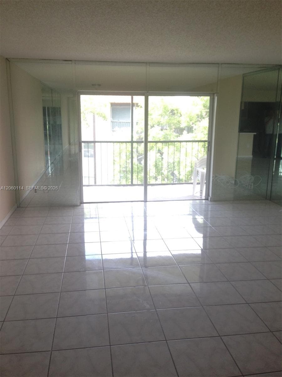 6101 N Falls Cir Dr # 409, Lauderhill, FL 33319 photo 2