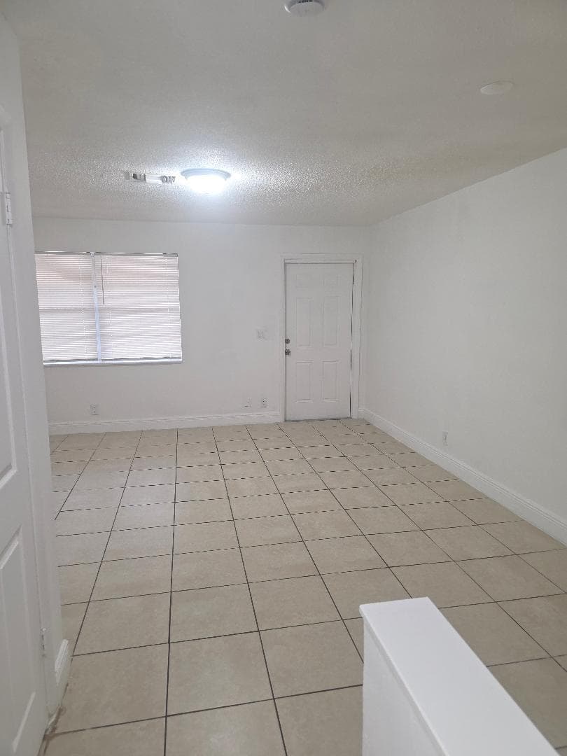 3640 NE 1st Avenue # 2, Oakland Park, FL 33334 photo 3