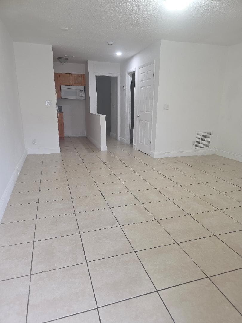 3640 NE 1st Avenue # 2, Oakland Park, FL 33334 photo 5