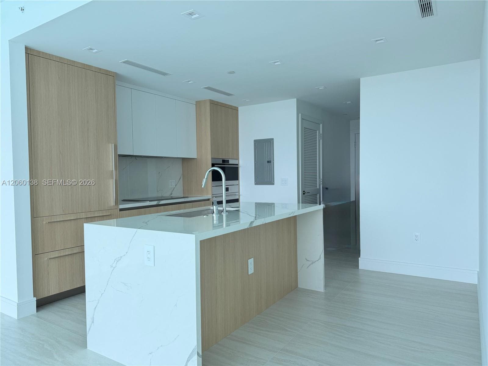2411 Laguna Circle # 1510, North Miami, FL 33181 photo 2