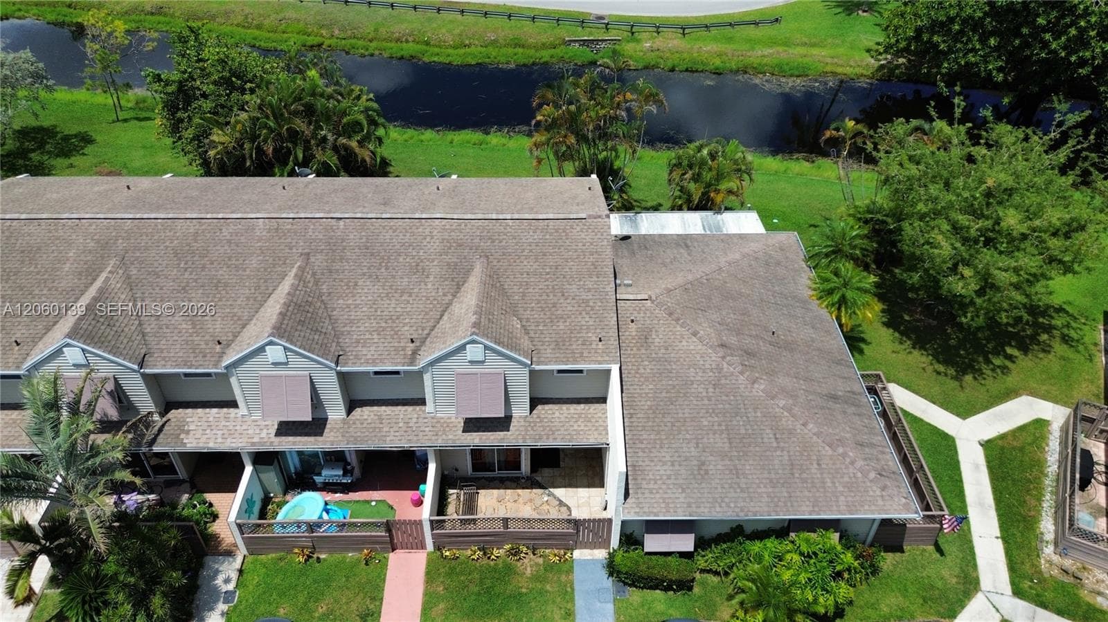 309 W Hemingway Cir, Margate, FL 33063 photo 4