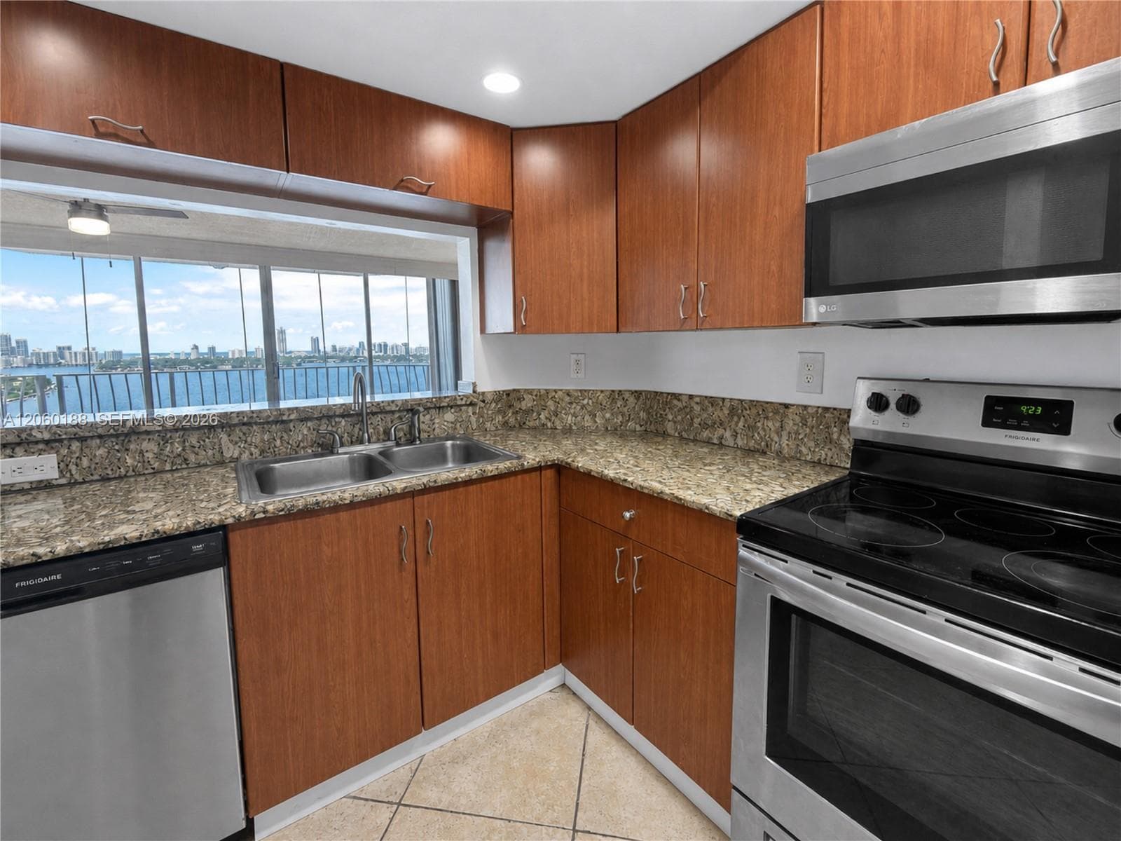 7601 E Treasure Dr # 1807, North Bay Village, FL 33141 photo 5
