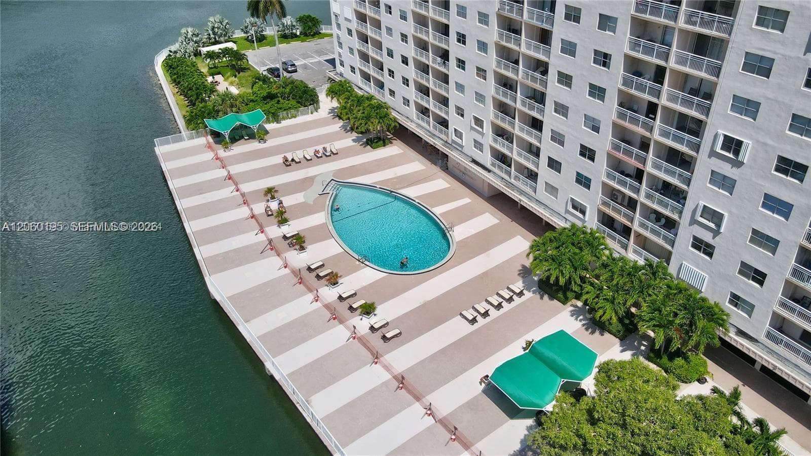 400 Kings Point Dr # 320, Sunny Isles Beach, FL 33160 photo 5