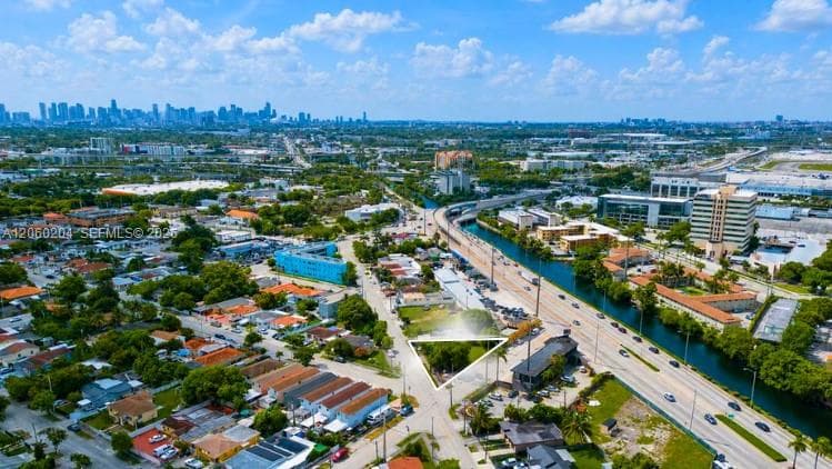 699 E Okeechobee Rd, Hialeah, FL 33010 photo 2