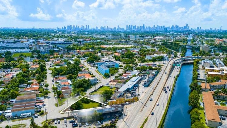 699 E Okeechobee Rd, Hialeah, FL 33010 photo 3