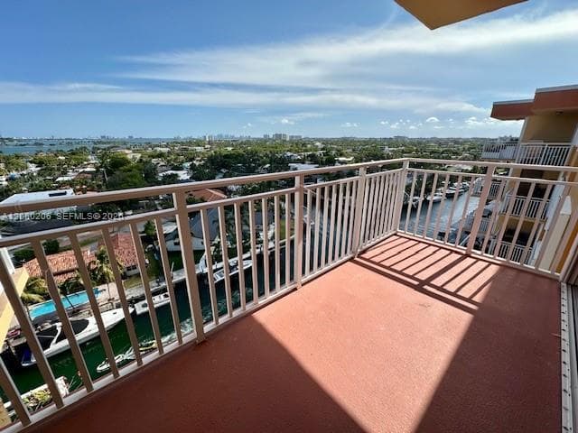2450 NE 135th St # 1005, North Miami, FL 33181 photo 2