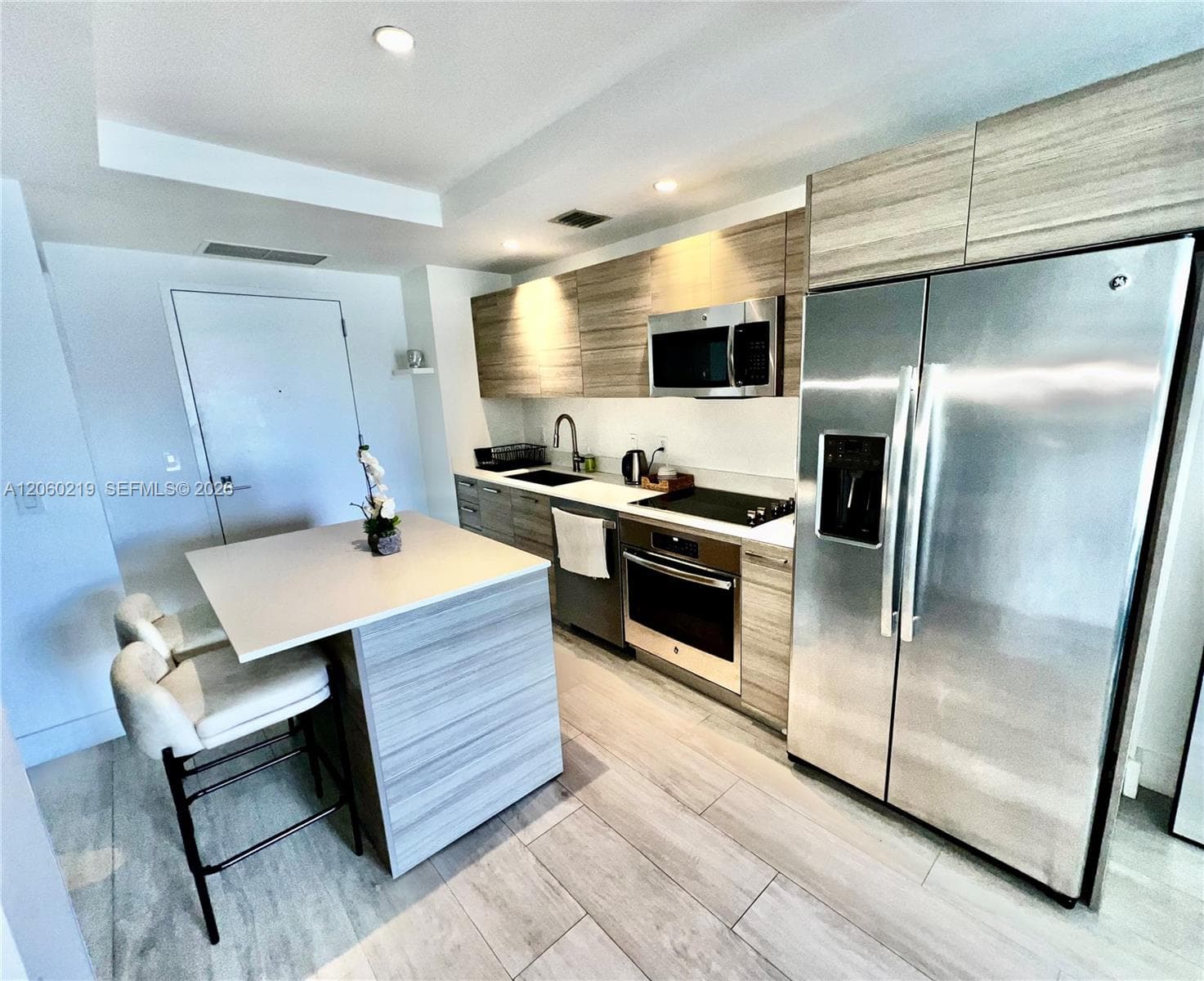 121 NE 34th St # 803, Miami, FL 33137 photo 4
