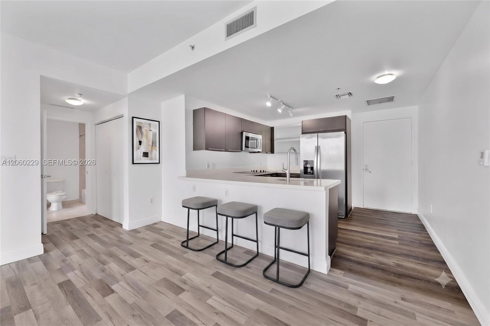 90 SW 3rd St # 2001, Miami, FL 33130 photo 3