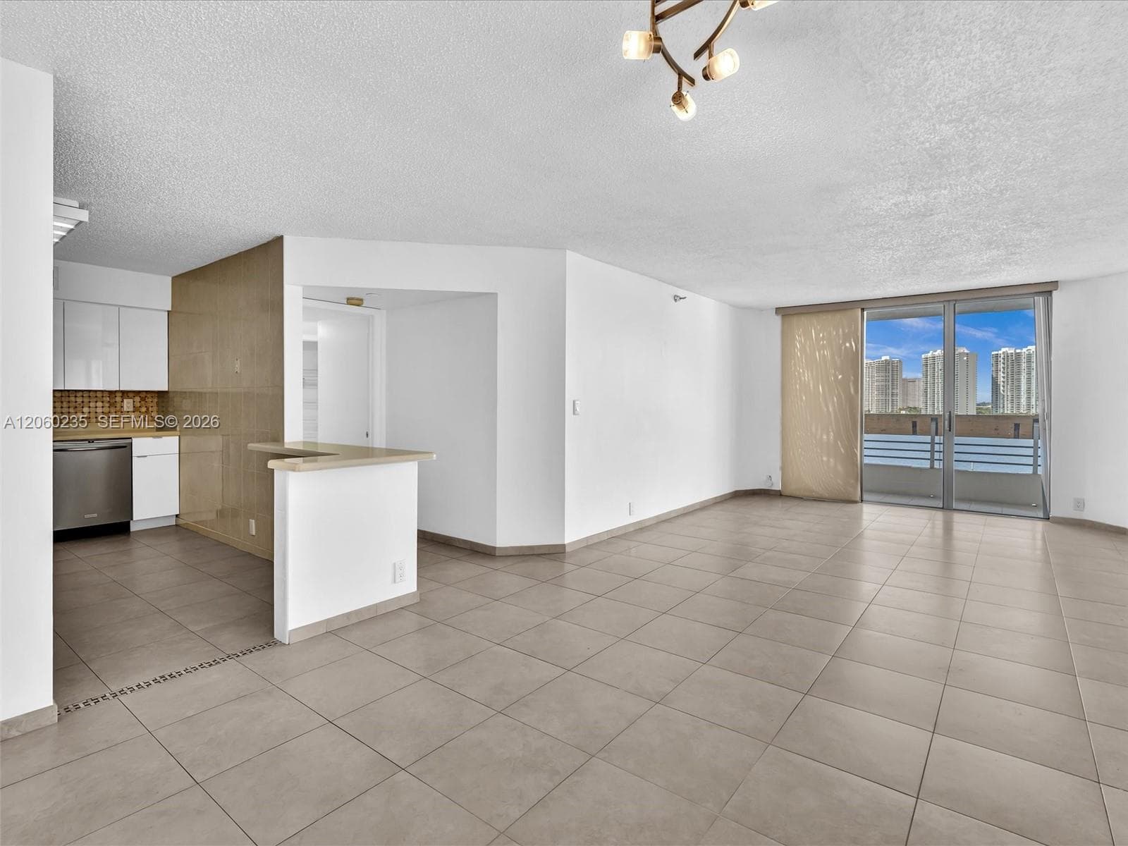 3530 Mystic Pointe Dr # 1004, Aventura, FL 33180 photo 5