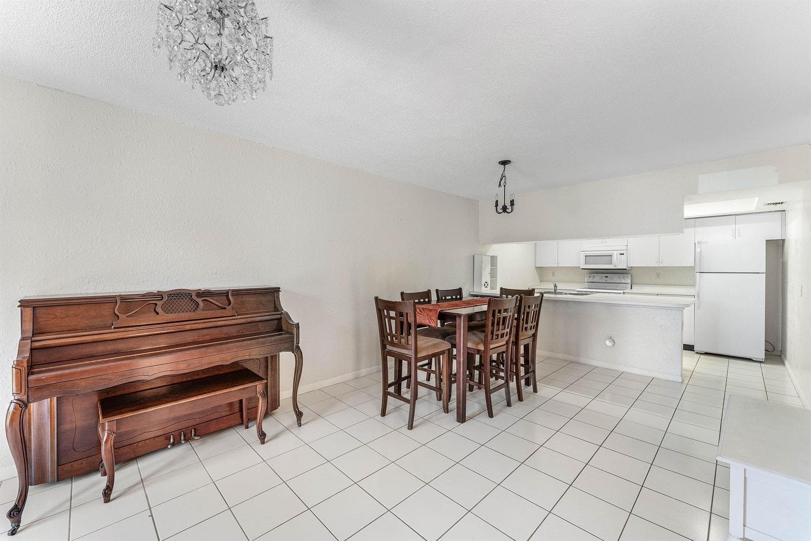 170 WATERSIDE Drive # 170, Hypoluxo, FL 33462