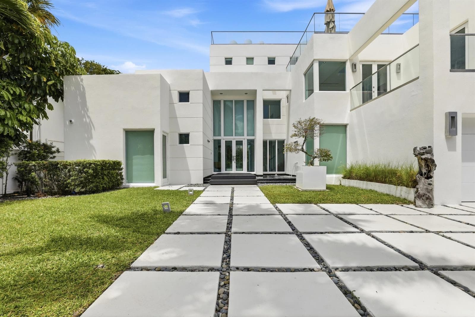 3017 N ATLANTIC Boulevard, Fort Lauderdale, FL 33308 photo 2