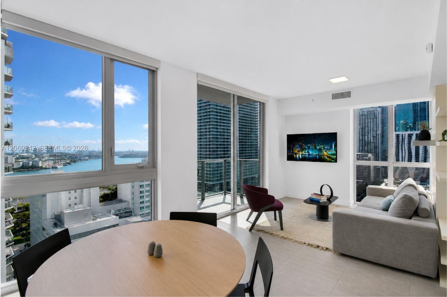 227 NE 2nd St # 2000, Miami, FL 33132 photo 2