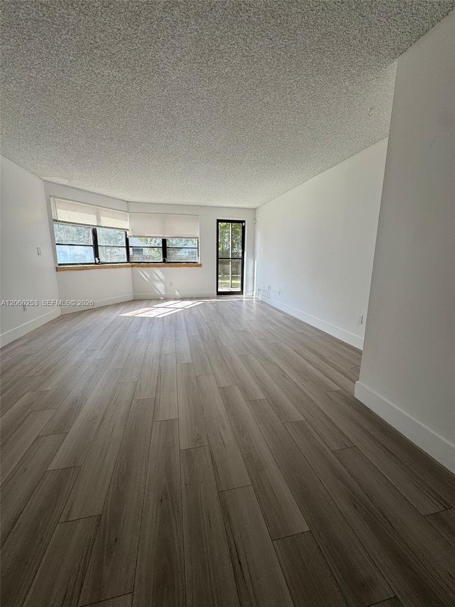 20860 San Simeon Way # 108-6, Miami, FL 33179
