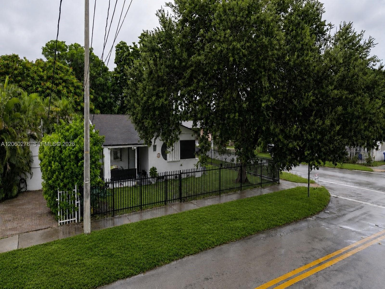 1501 NW 42nd St, Miami, FL 33142 photo 3