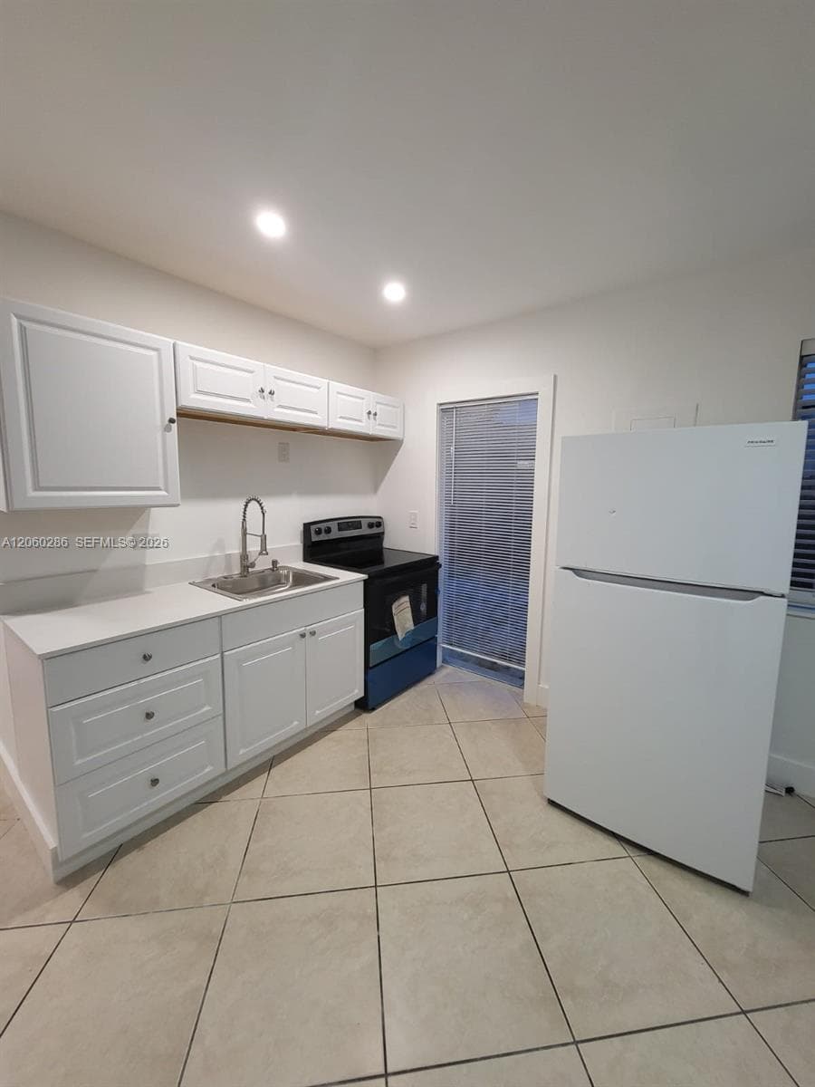 2359 NW 32nd St # 2359, Miami, FL 33142 photo 4
