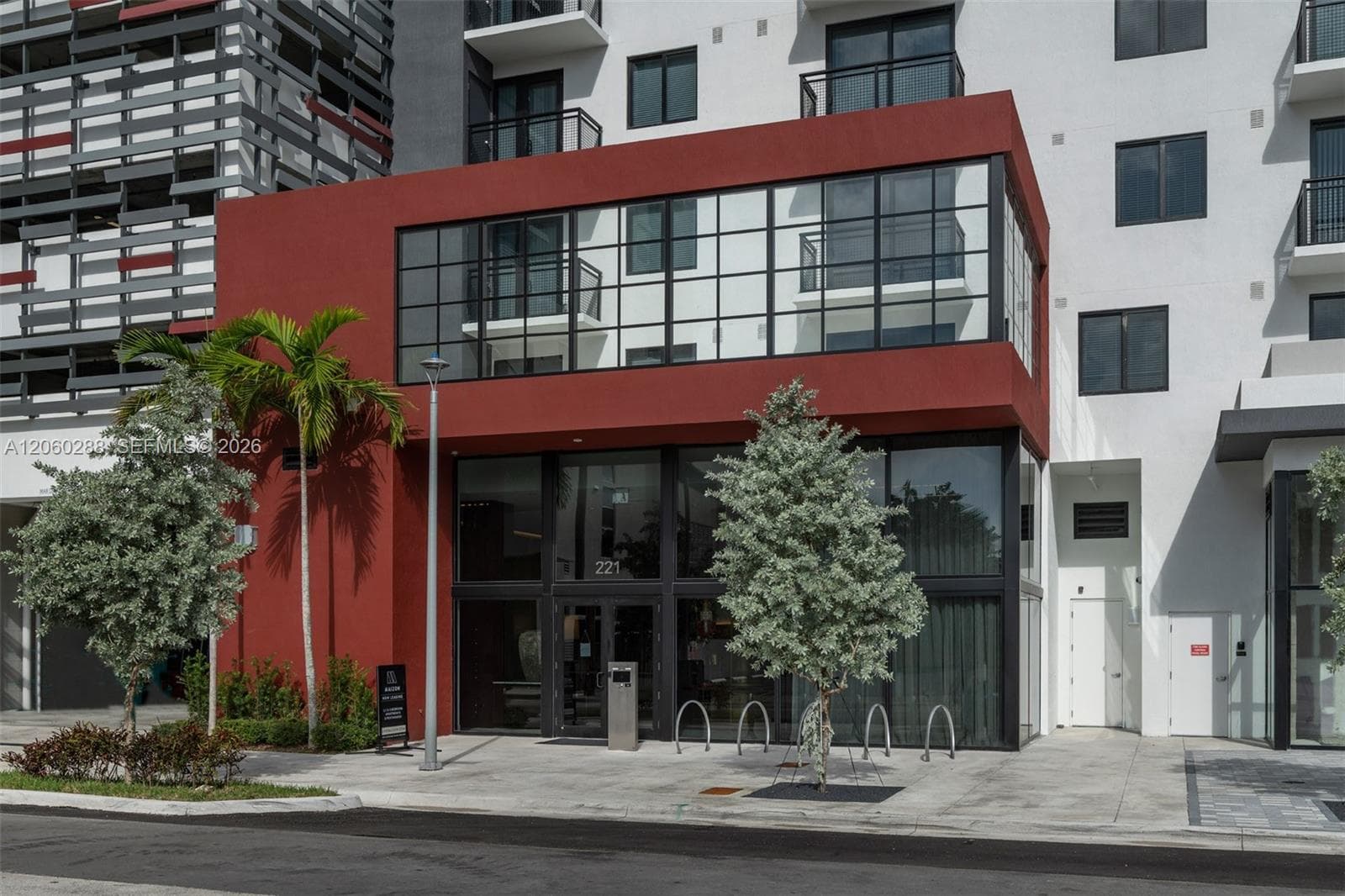 221 SW 12th St # 505, Miami, FL 33130 photo 2