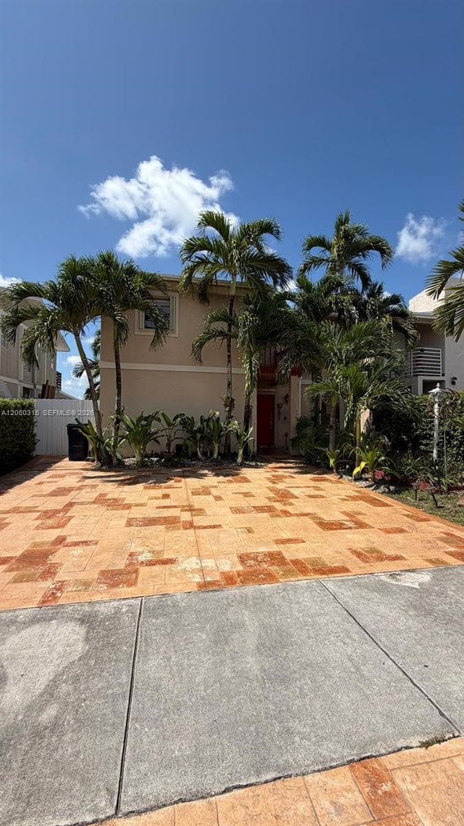 10960 SW 25th St, Miami, FL 33165