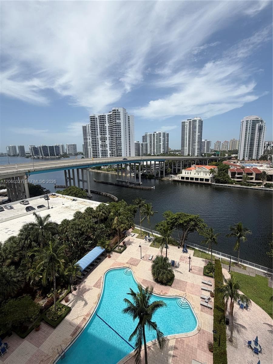 19390 Collins Ave # 1007, Sunny Isles Beach, FL 33160 photo 2