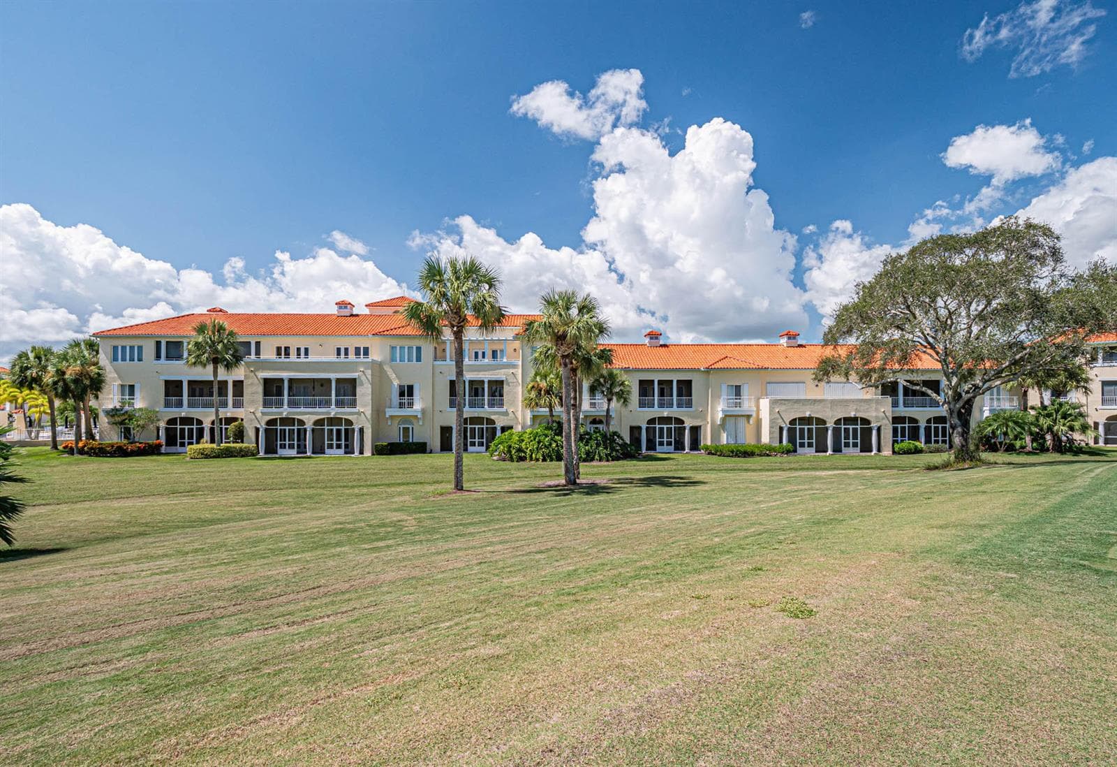 5060 HARMONY Circle # 105, Vero Beach, FL 32967
