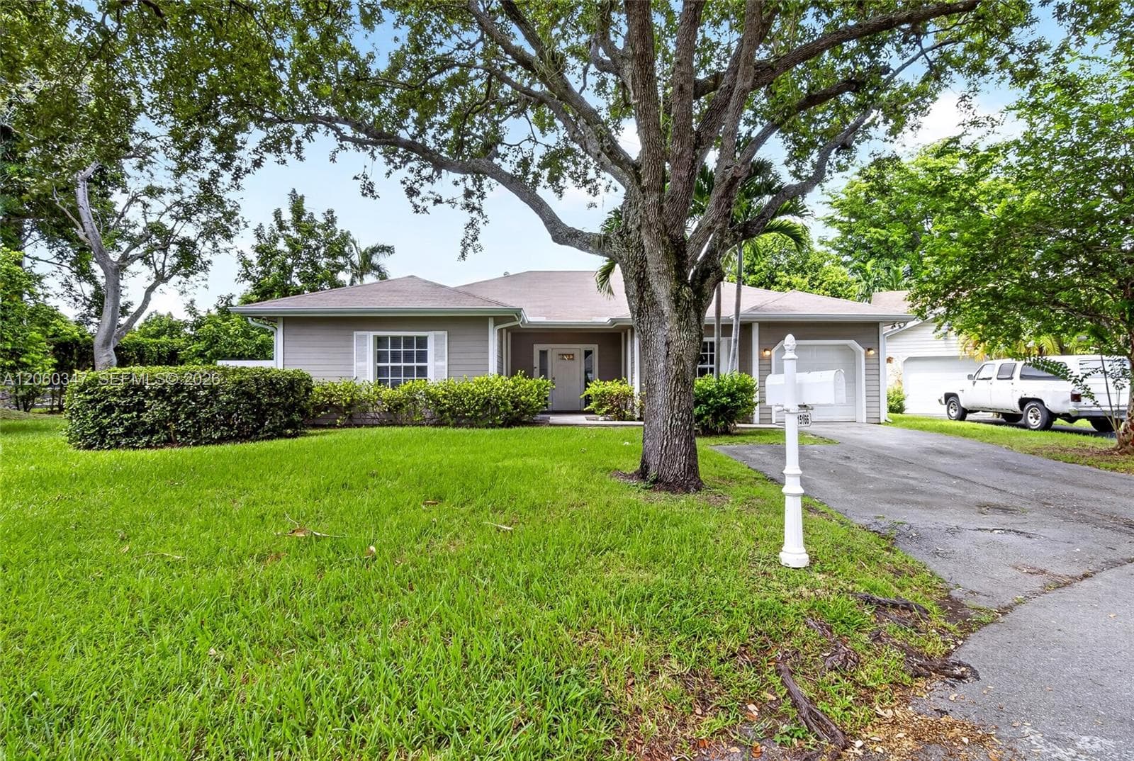 15166 SW 142nd Ct, Miami, FL 33186 photo 2