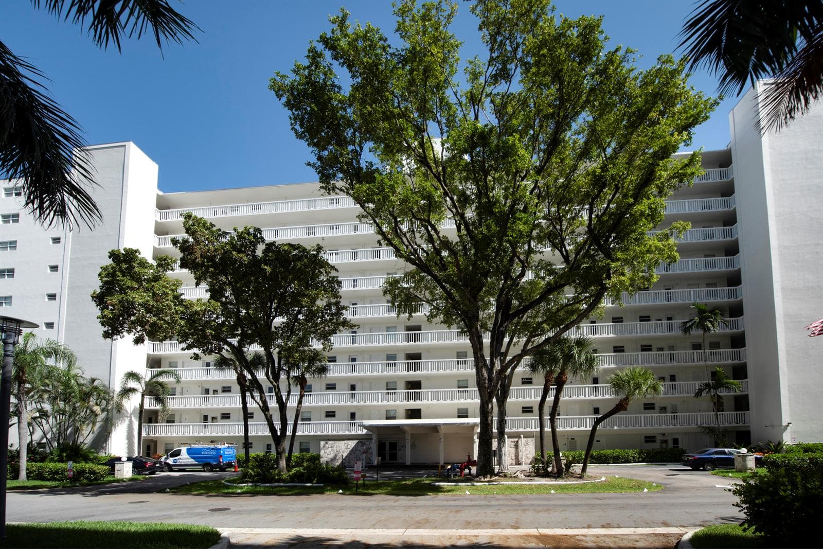 2555 NE 11th Street # 803, Fort Lauderdale, FL 33304 photo 2