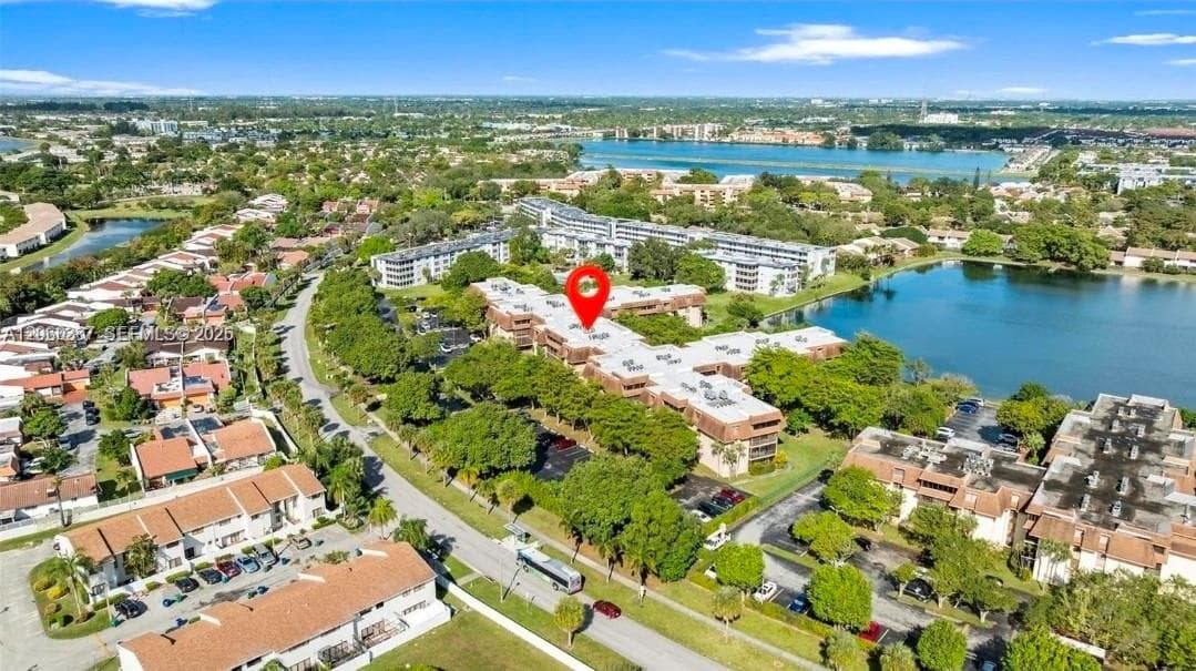 661 NE 195th St # 407, Miami, FL 33179 photo 3