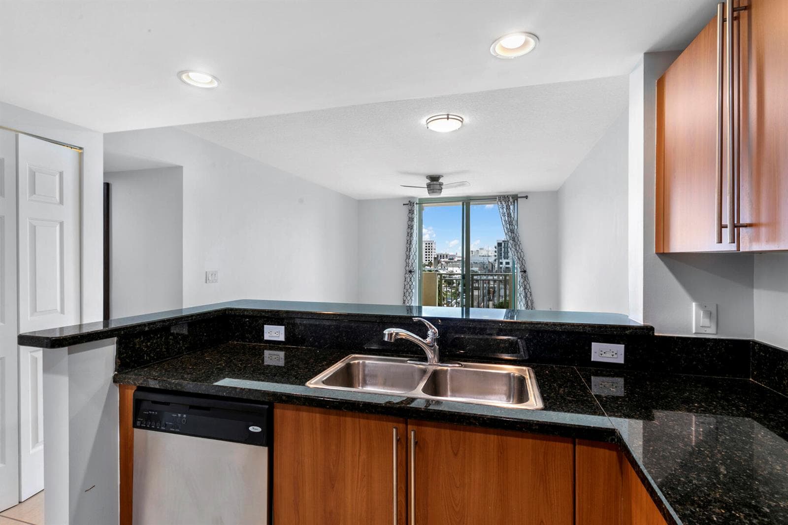 610 CLEMATIS Street # 418, West Palm Beach, FL 33401 photo 2
