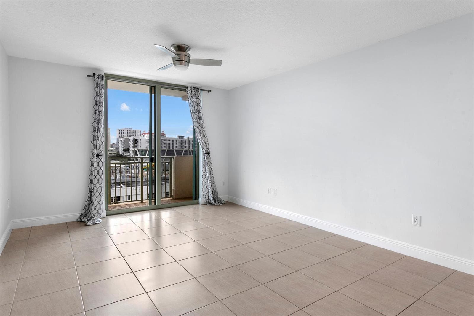 610 CLEMATIS Street # 418, West Palm Beach, FL 33401 photo 4