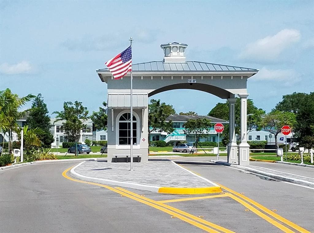 327 RICHMOND C # 327, Deerfield Beach, FL 33442