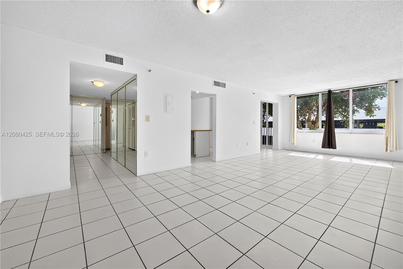 17890 W Dixie Hwy # 203, North Miami Beach, FL 33160 photo 3