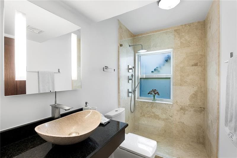 916 SE 5TH Court, Fort Lauderdale, FL 33301 photo 4