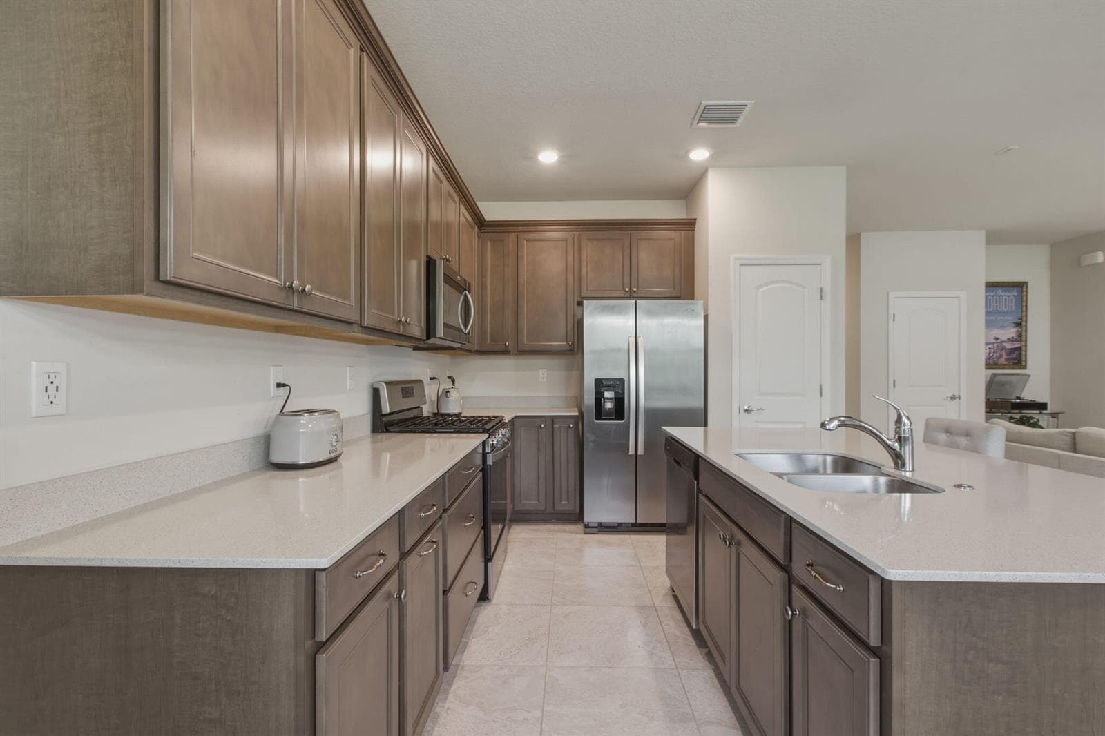 4601 Pinehurst Trail E, Oakland Park, FL 33309 photo 2