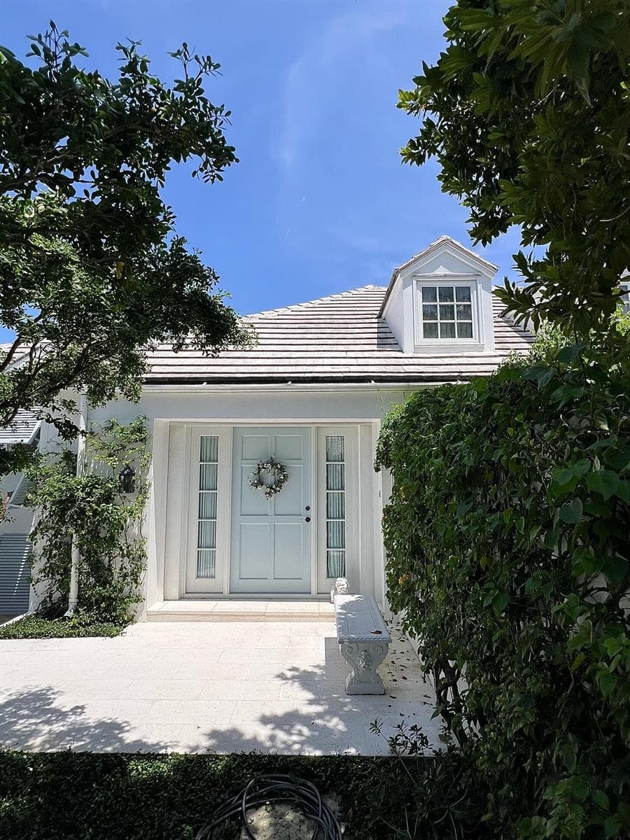 117 VIA VIZCAYA, Palm Beach, FL 33480 photo 2